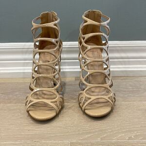 Aldo 6.5 Women’s shoe with a 4” heel.